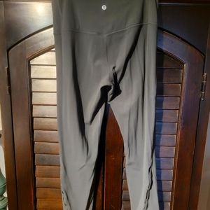 Lululemon size 10 athletic leggings